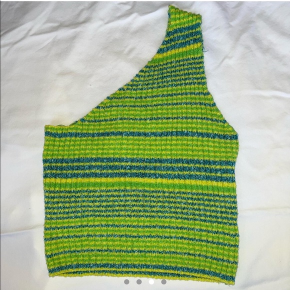 One Shoulder Knit Crop Top - Picture 4 of 4